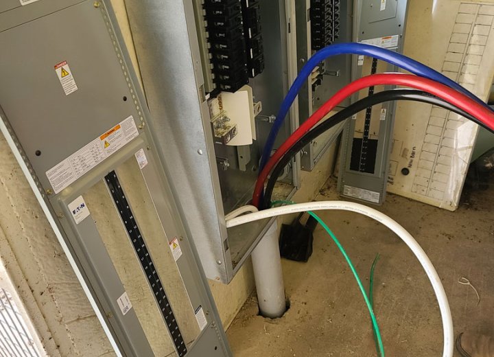 400A 480V three-phase electrical service installation at SMF Horse Ranch 400A 480V three-phase electrical service installation at SMF Horse Ranch