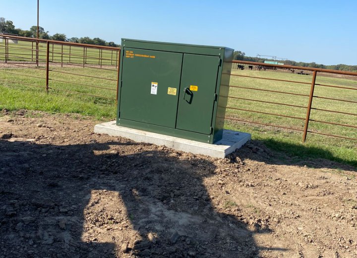 400A 480V three-phase electrical service installation at SMF Horse Ranch 400A 480V three-phase electrical service installation at SMF Horse Ranch